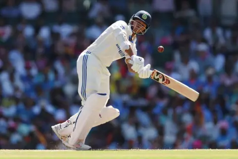 Getty Images India's Yasaswi Jaiswal bats during the second day of the fifth men's Test match of the series between Australia and India at the Sydney Cricket Ground on January 04, 2025 in Sydney, Australia. 